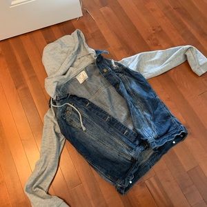 Jean jacket size small